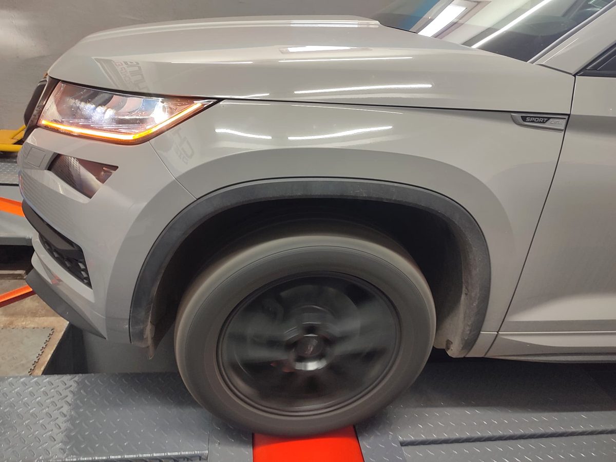 Škoda Kodiaq SportLine na 4x4 valcovej brzde